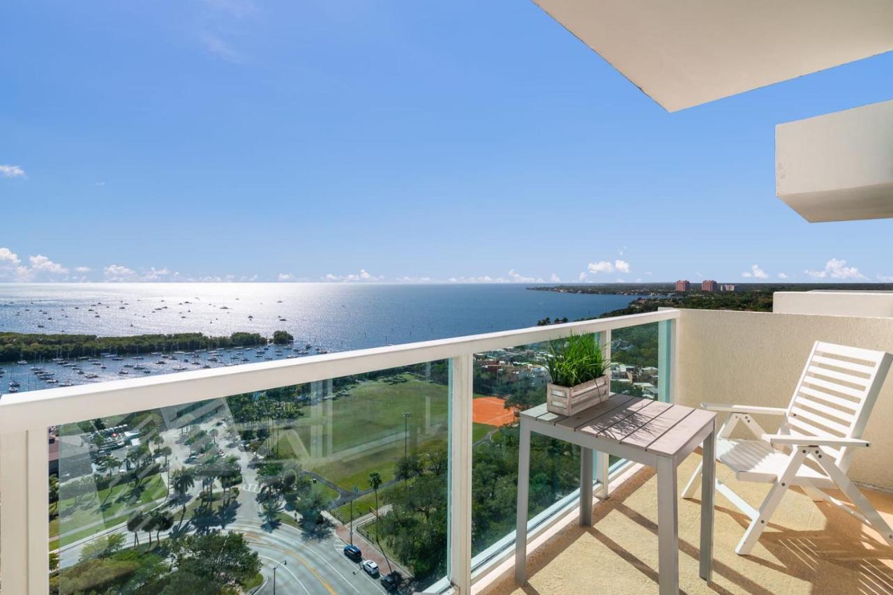 Villa Ocean View Balcony Steps From Restaurants, Peacock Park & Marina Miami Exterior foto